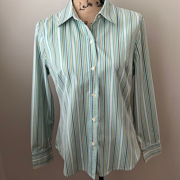 Gap Top‼️ - Picture 2 of 5